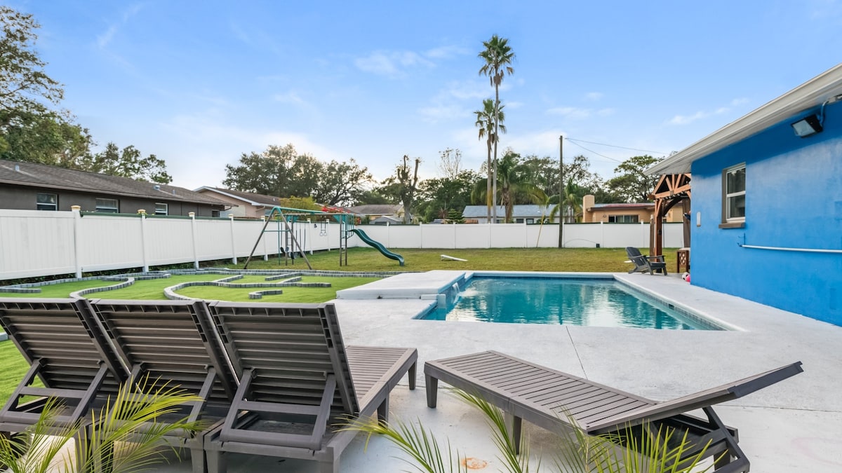 The Dunedin Duo - 2 Homes - Heated Pool & Pickleball